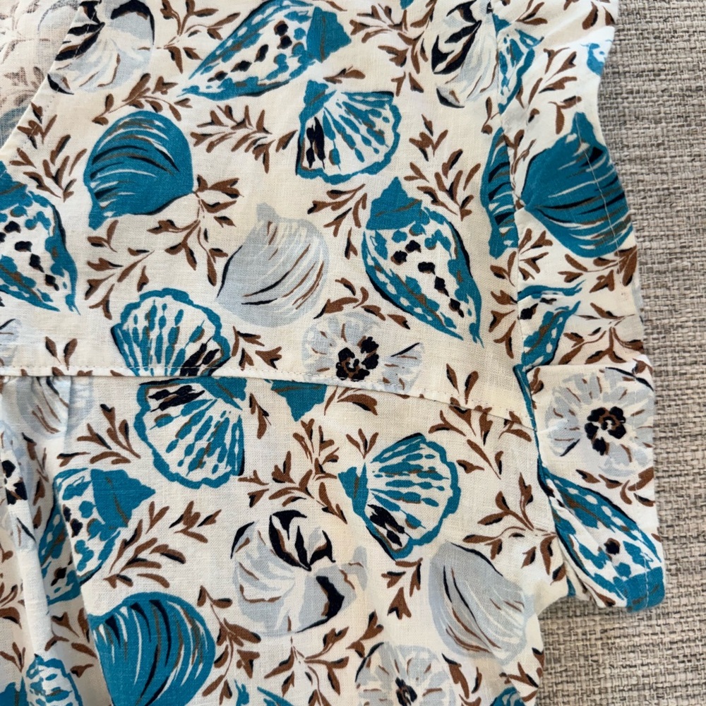 Cute Shell design top! - Picture 2 of 6